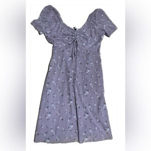 Cute hollister dress in size xs only worn once